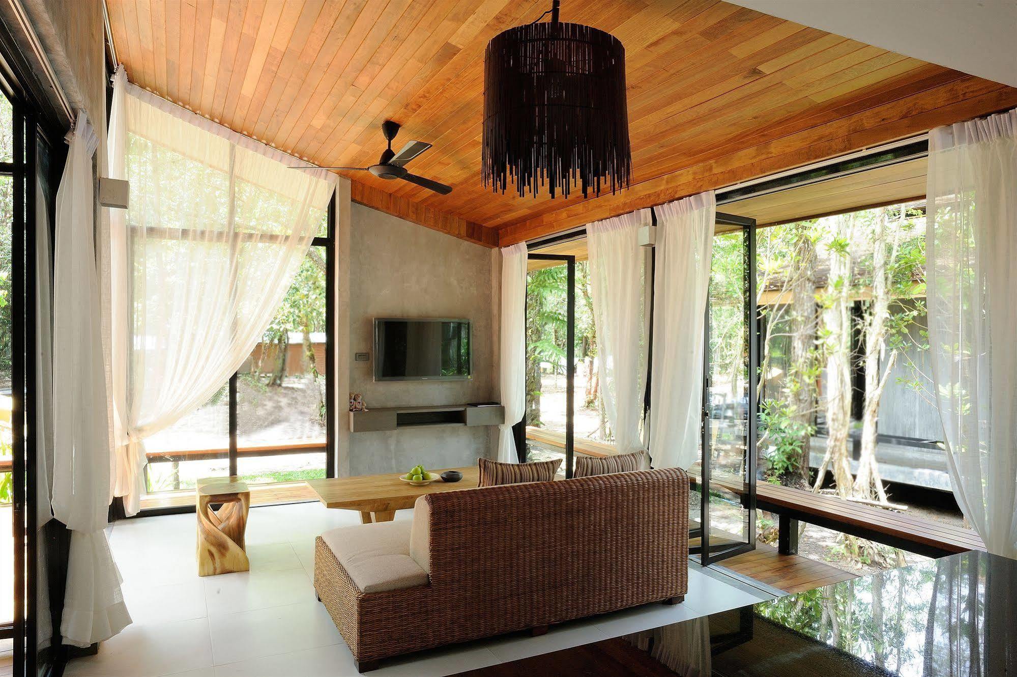 Villa Thalanena By The Beach Экстерьер фото